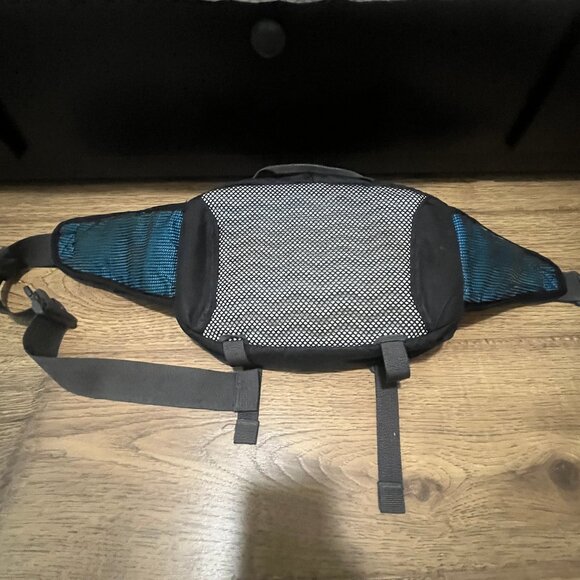 DaKine Hot Laps 5L Bike MTB Waist Hip Pack Bag With 70 oz. 2L Reservoir Black - Picture 3 of 7